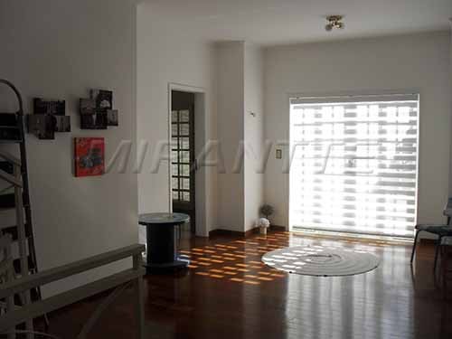 Sobrado de 700m² com 4 quartos em Serra Da Cantareira