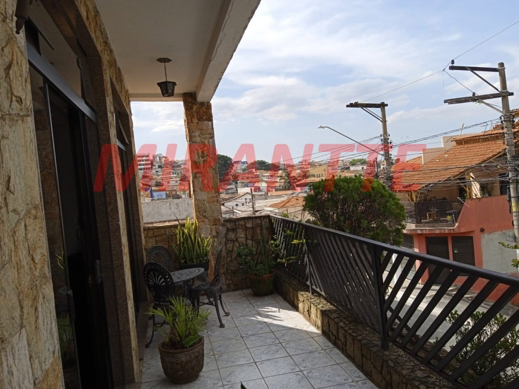 Sobrado de 344m² com 3 quartos em Vila Nivi