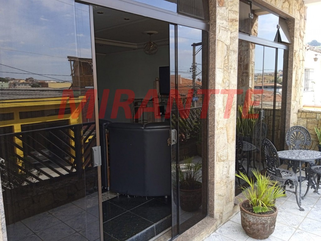 Sobrado de 344m² com 3 quartos em Vila Nivi