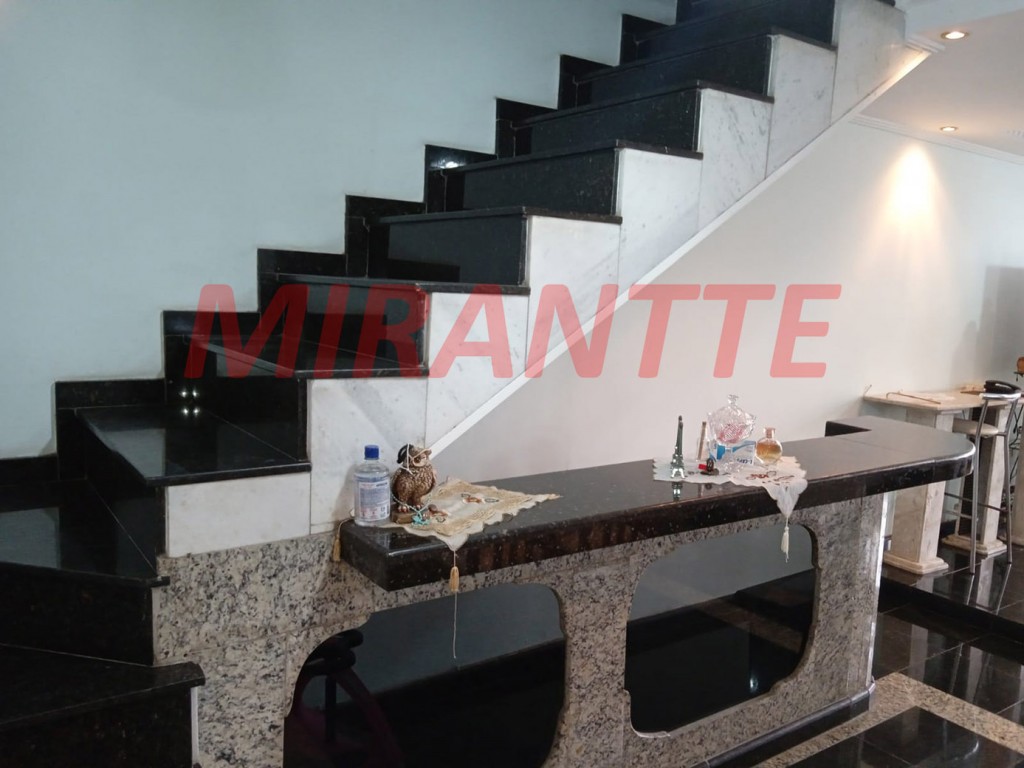 Sobrado de 344m² com 3 quartos em Vila Nivi