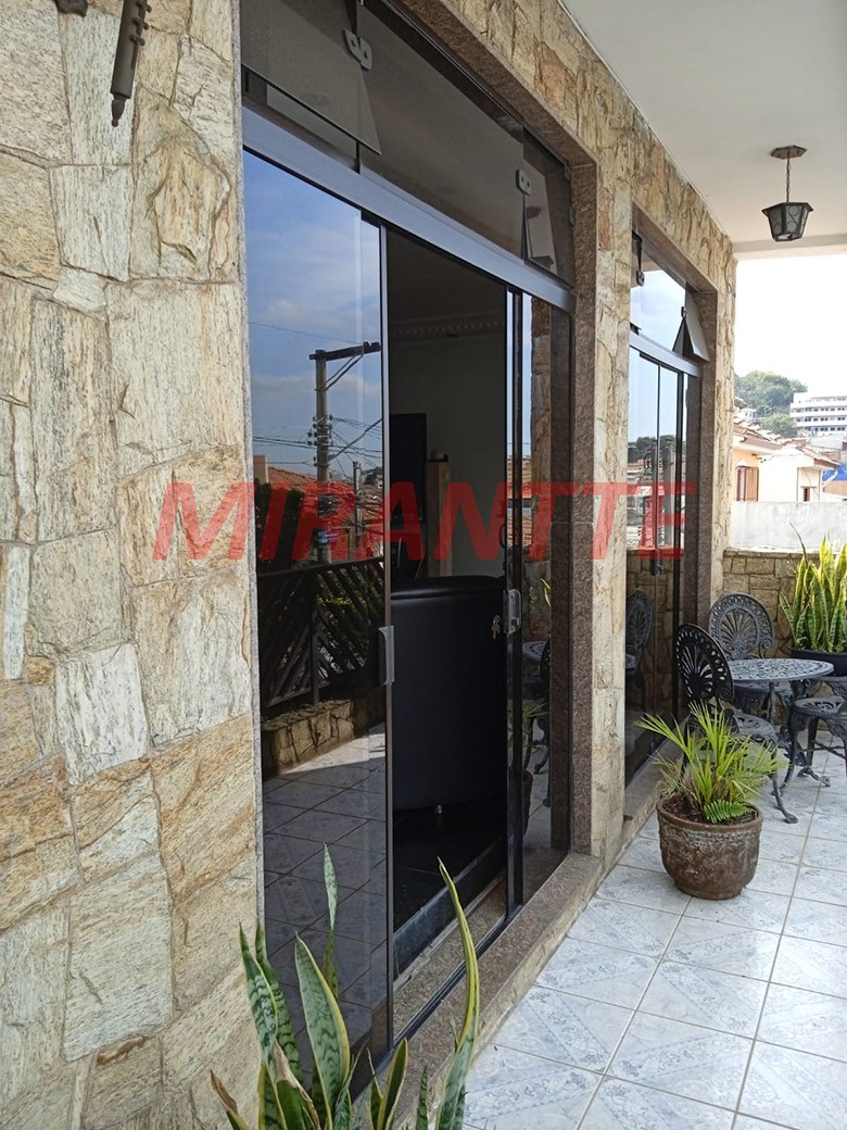 Sobrado de 344m² com 3 quartos em Vila Nivi