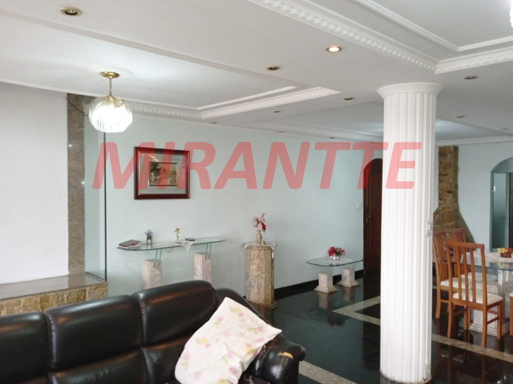Sobrado de 344m² com 3 quartos em Vila Nivi