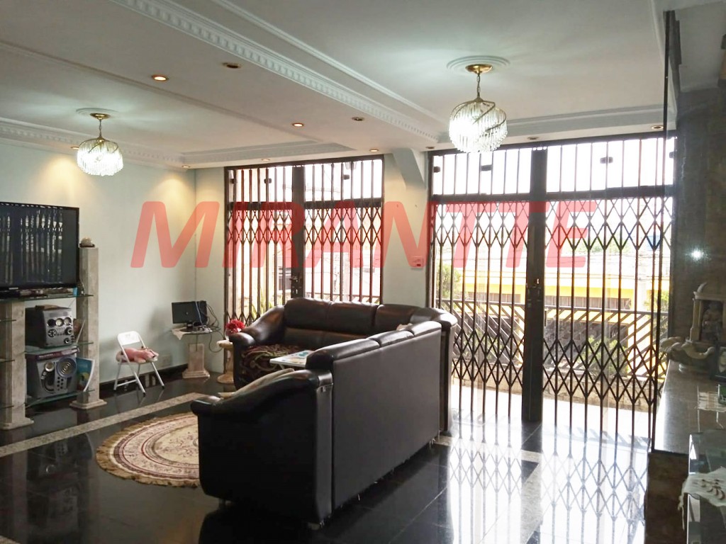 Sobrado de 344m² com 3 quartos em Vila Nivi
