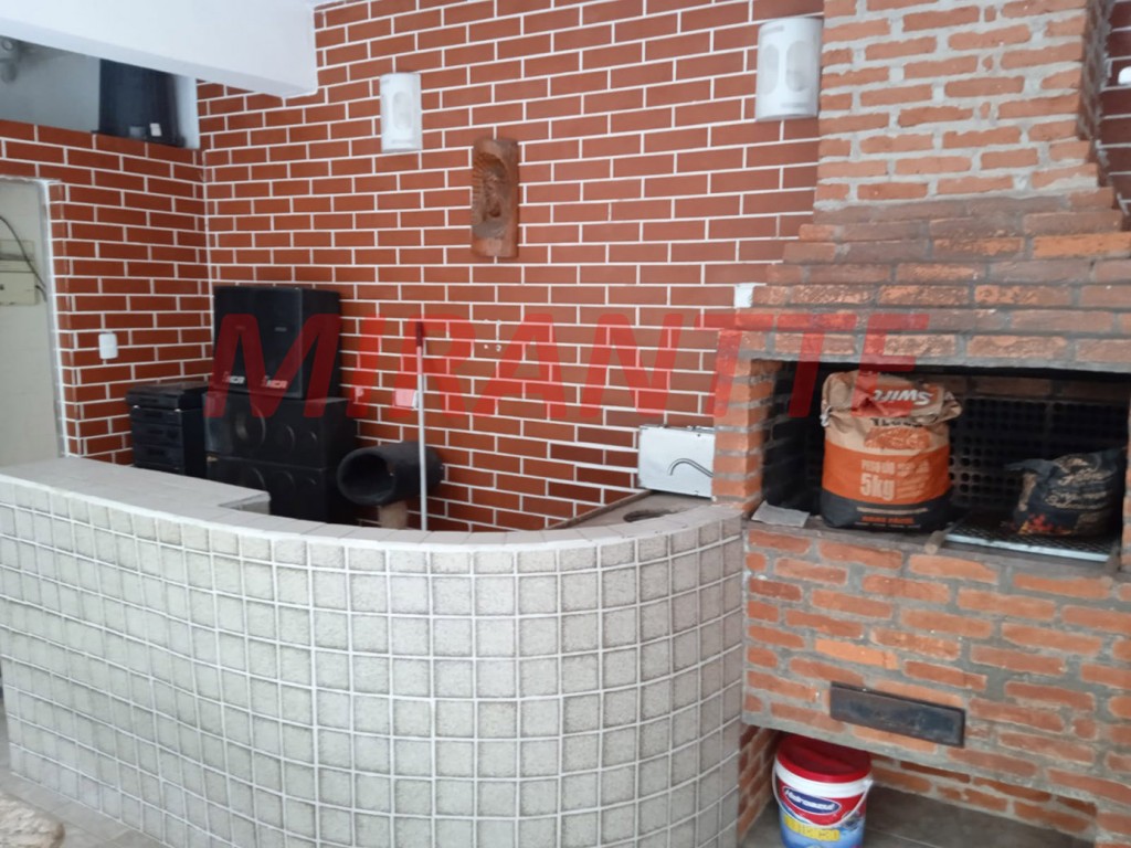 Sobrado de 344m² com 3 quartos em Vila Nivi
