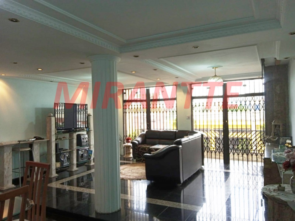 Sobrado de 344m² com 3 quartos em Vila Nivi