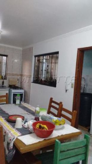 Casa terrea com 3 quartos em Vila Nova Parada