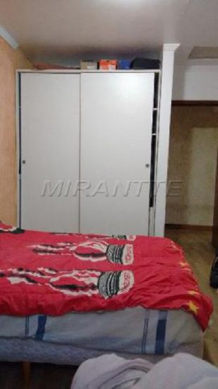 Casa terrea com 3 quartos em Vila Nova Parada
