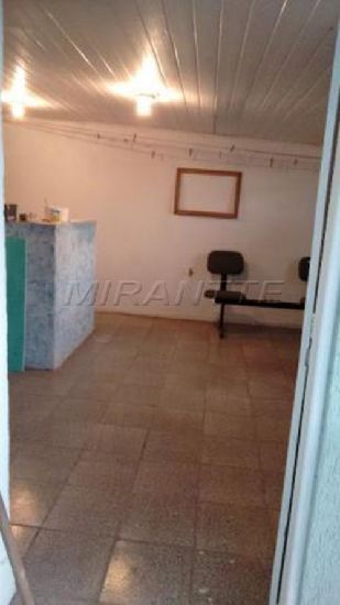 Casa terrea com 3 quartos em Vila Nova Parada