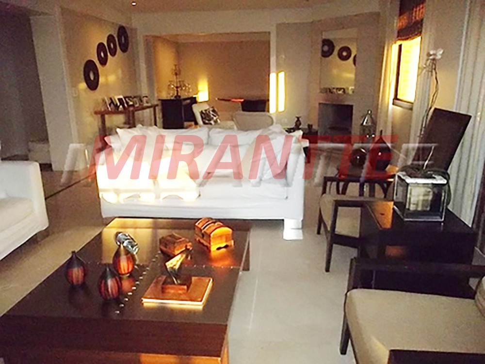 Apartamento de 231m² com 4 quartos em Santana