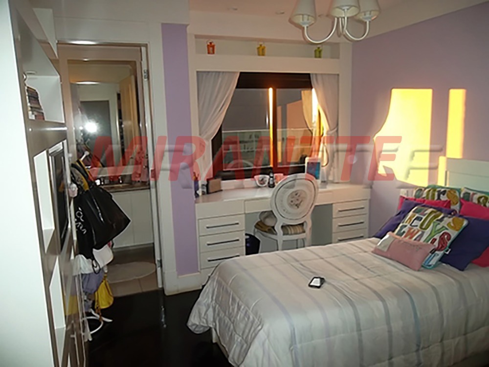 Apartamento de 231m² com 4 quartos em Santana