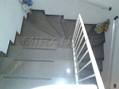 Sobrado de 150m² com 2 quartos em Vila Galvão