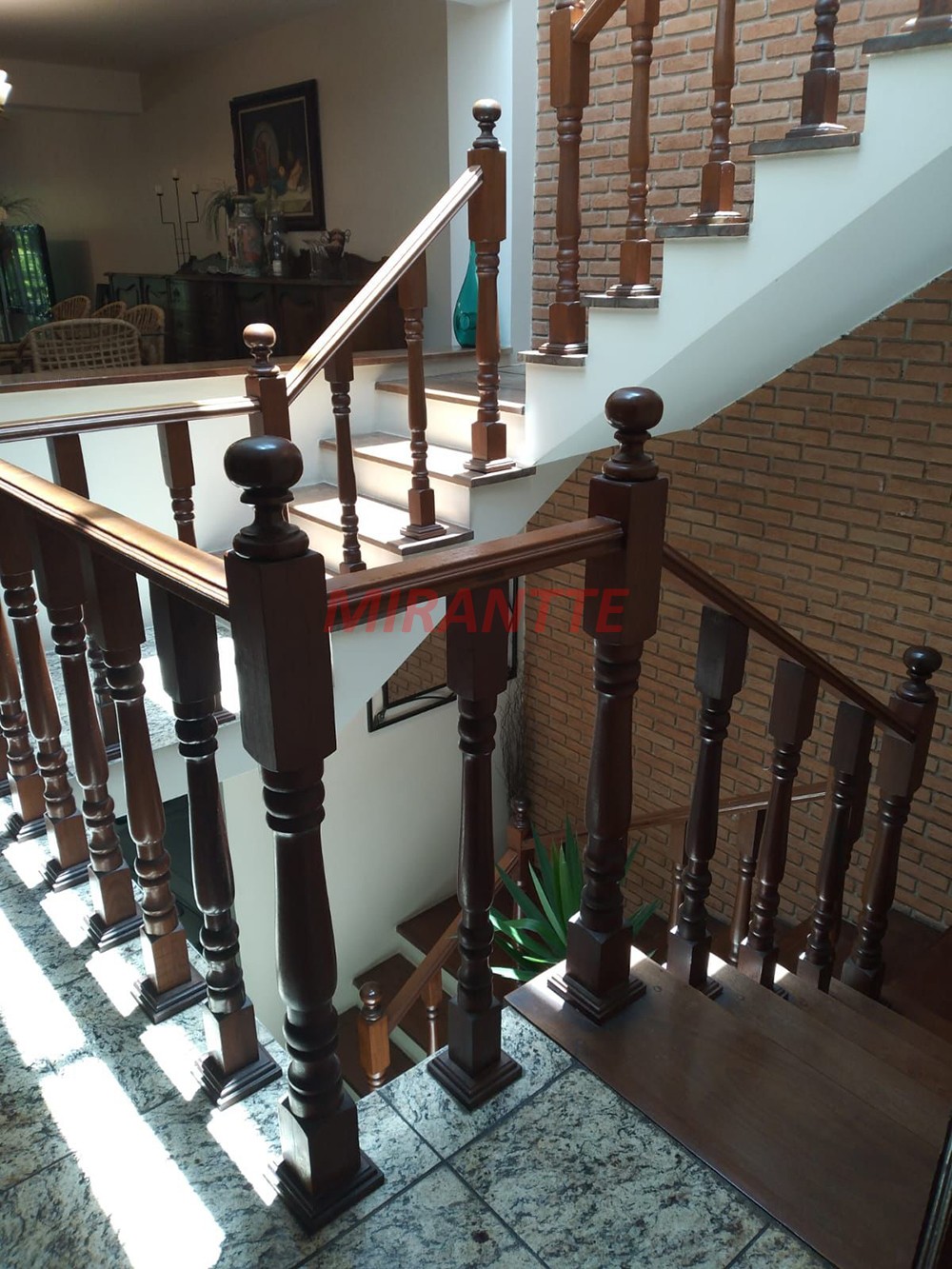 Sobrado de 342m² com 4 quartos em Jardim França