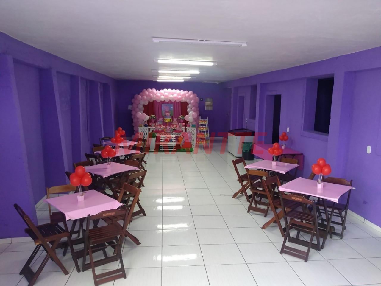 Comercial de 750m² em Jardim Peri