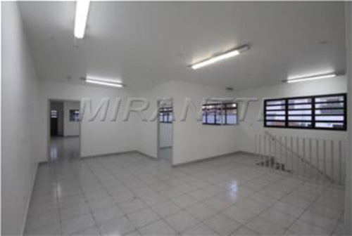 Comercial de 732m² em Santana