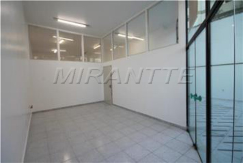 Comercial de 732m² em Santana