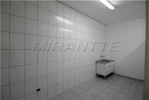 Comercial de 732m² em Santana