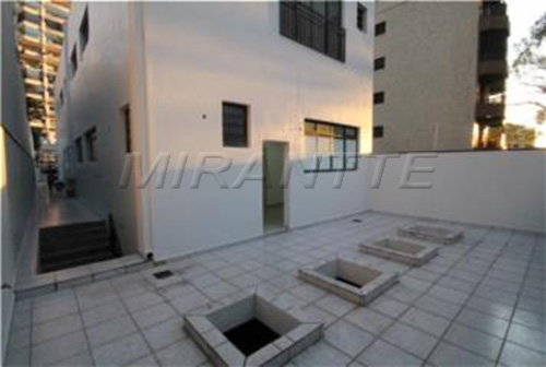 Comercial de 732m² em Santana