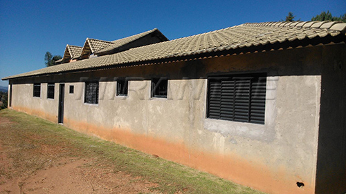 Casa terrea com 4 quartos em JD. MIRANTE