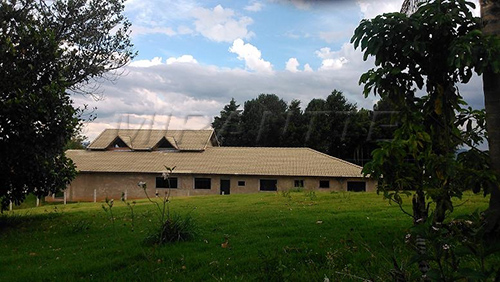Casa terrea com 4 quartos em JD. MIRANTE