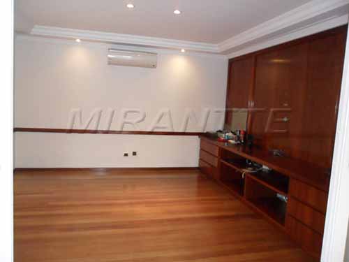 Sobrado de 300m² com 3 quartos em Tucuruvi