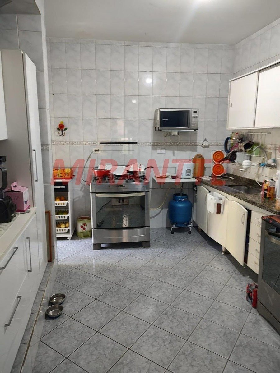 Sobrado de 255m² com 2 quartos em Santa Terezinha