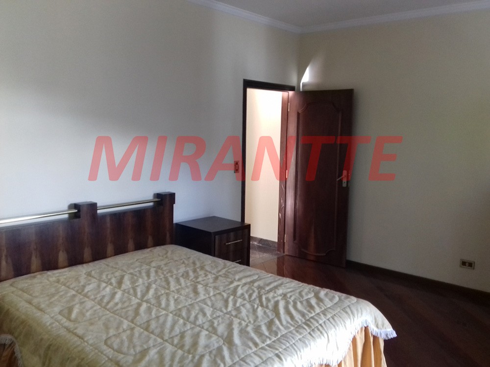 Sobrado de 881m² com 4 quartos em Jardim São Bento