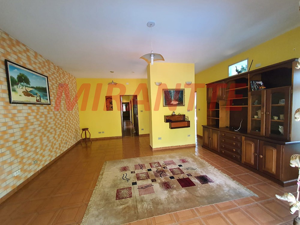 Casa terrea de 270m² com 3 quartos em Jardim Virginia Bianca