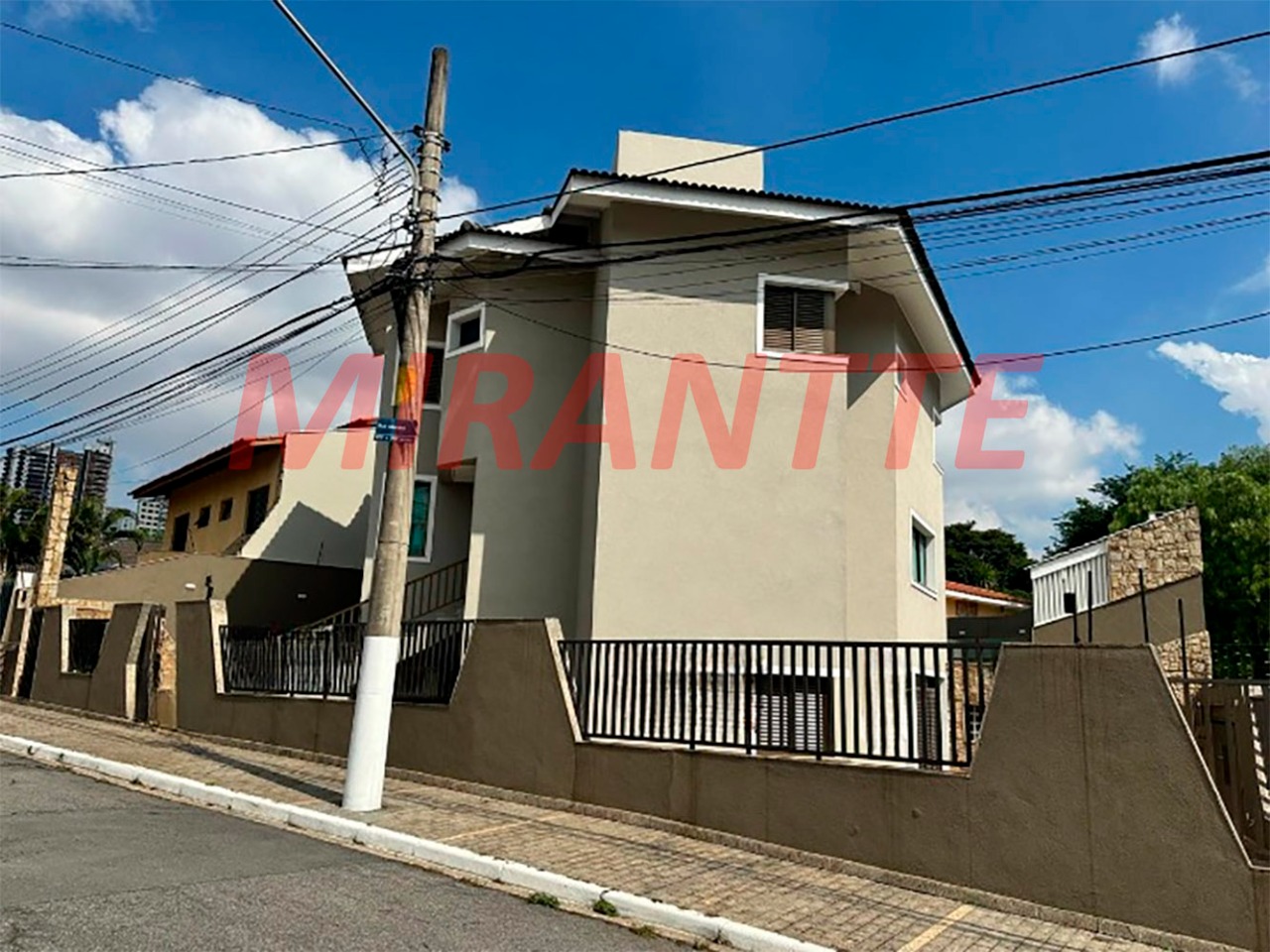 Sobrado de 365m² com 4 quartos em Jardim França