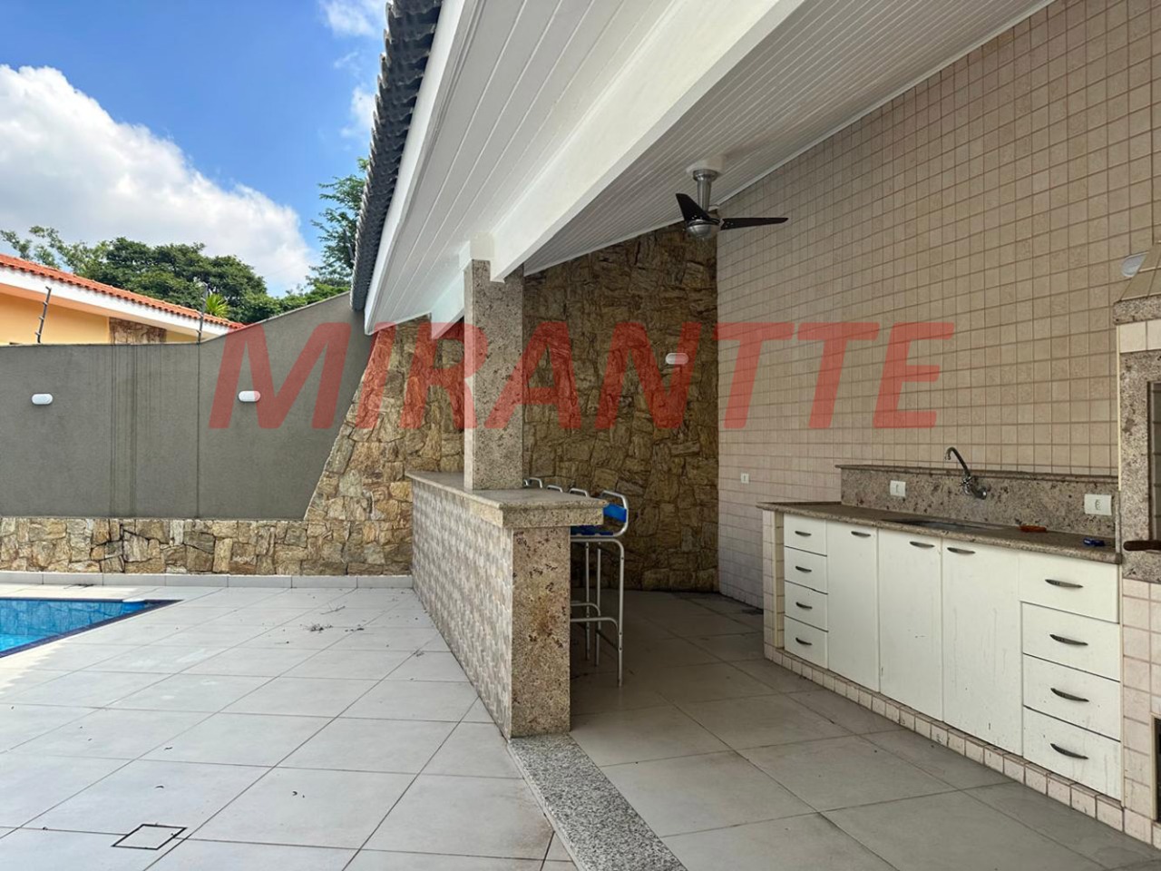 Sobrado de 365m² com 4 quartos em Jardim França
