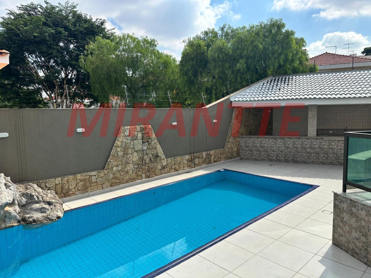 Sobrado de 365m² com 4 quartos em Jardim França