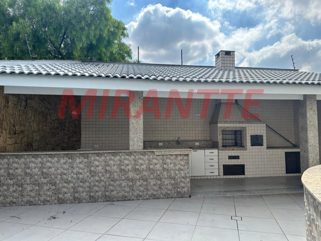 Sobrado de 365m² com 4 quartos em Jardim França