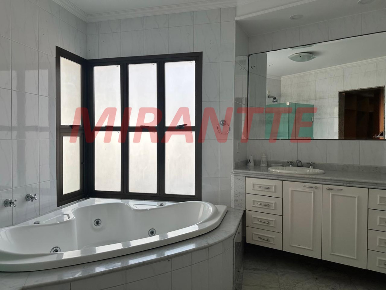 Sobrado de 365m² com 4 quartos em Jardim França
