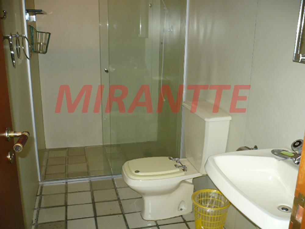 Sobrado com 4 quartos em Tremembe
