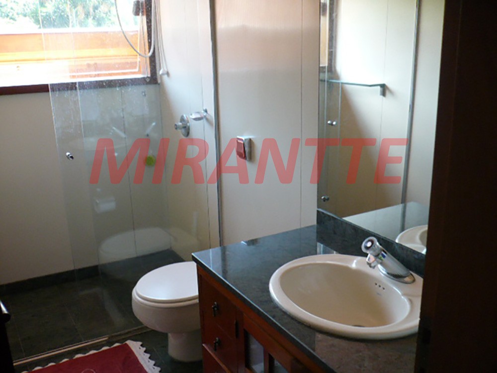 Sobrado com 4 quartos em Tremembe