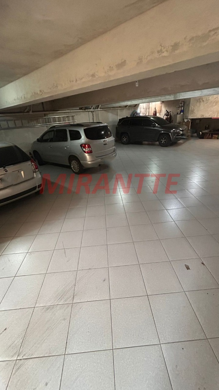 Sobrado de 238m² com 3 quartos em Santana