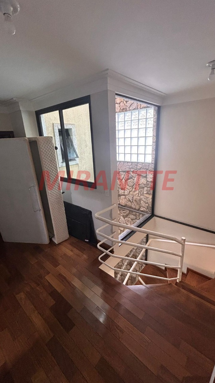 Sobrado de 238m² com 3 quartos em Santana
