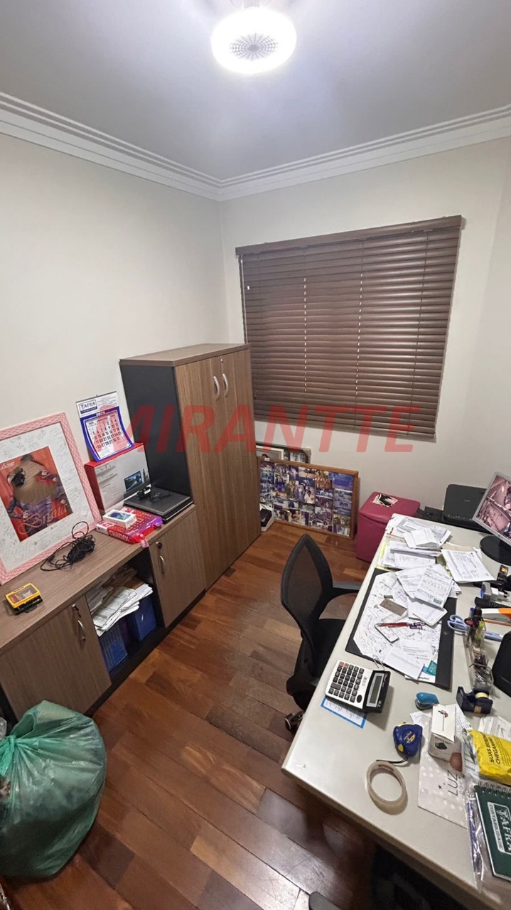 Sobrado de 238m² com 3 quartos em Santana