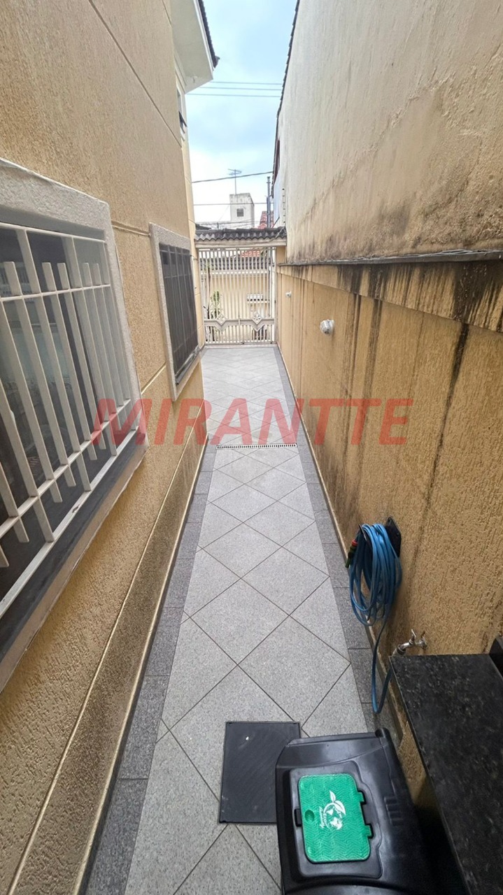 Sobrado de 238m² com 3 quartos em Santana