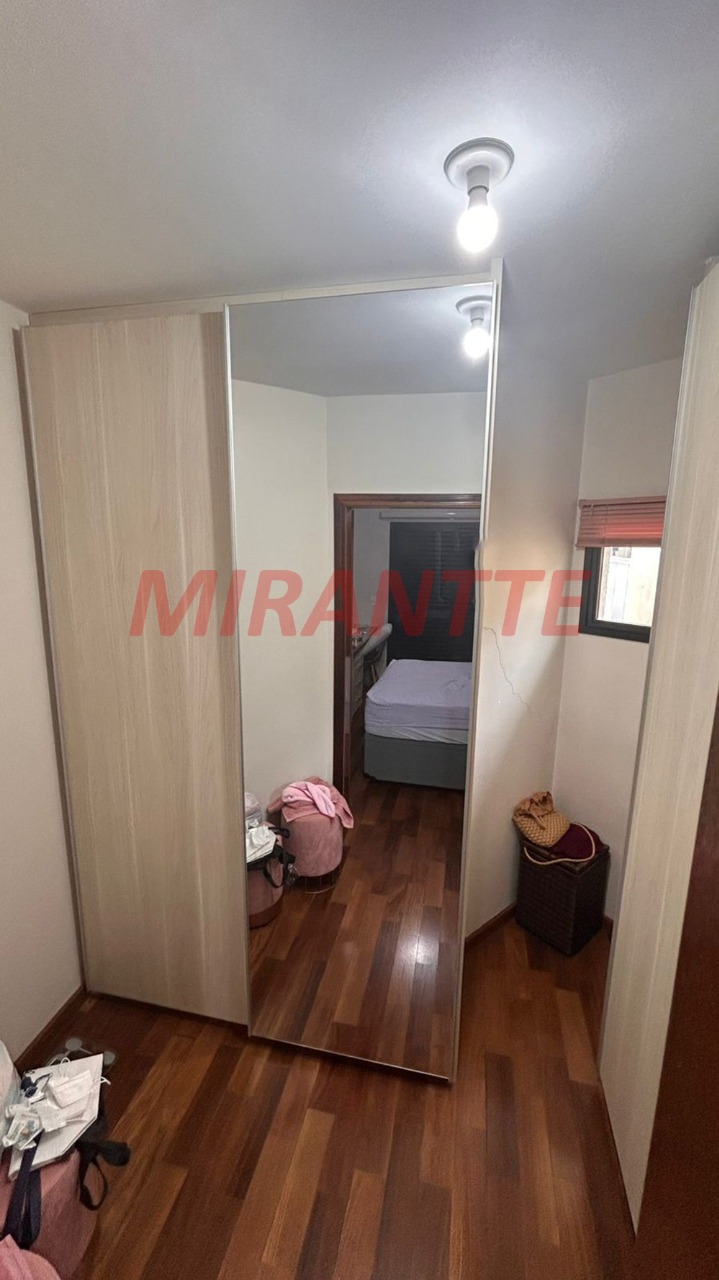 Sobrado de 238m² com 3 quartos em Santana