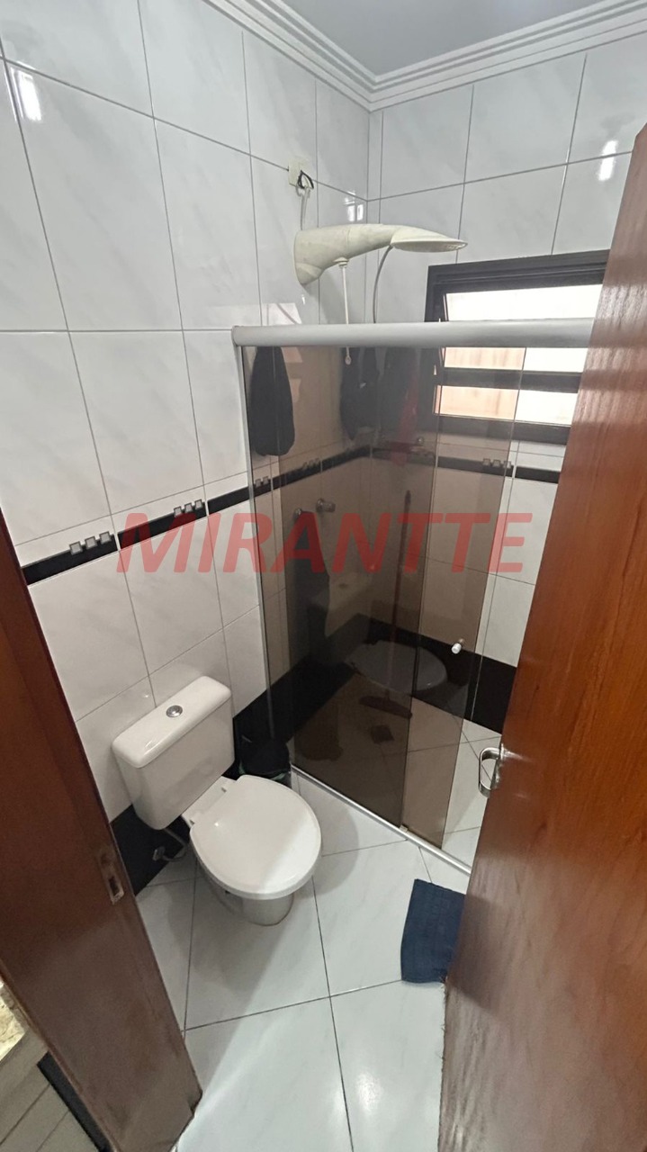 Sobrado de 238m² com 3 quartos em Santana