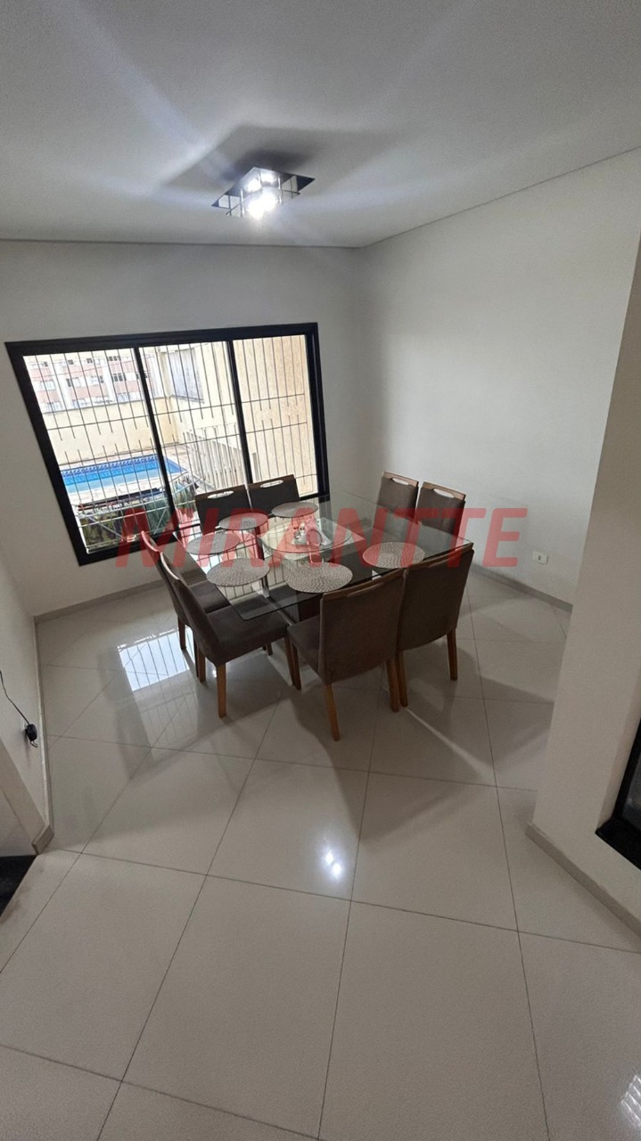 Sobrado de 238m² com 3 quartos em Santana
