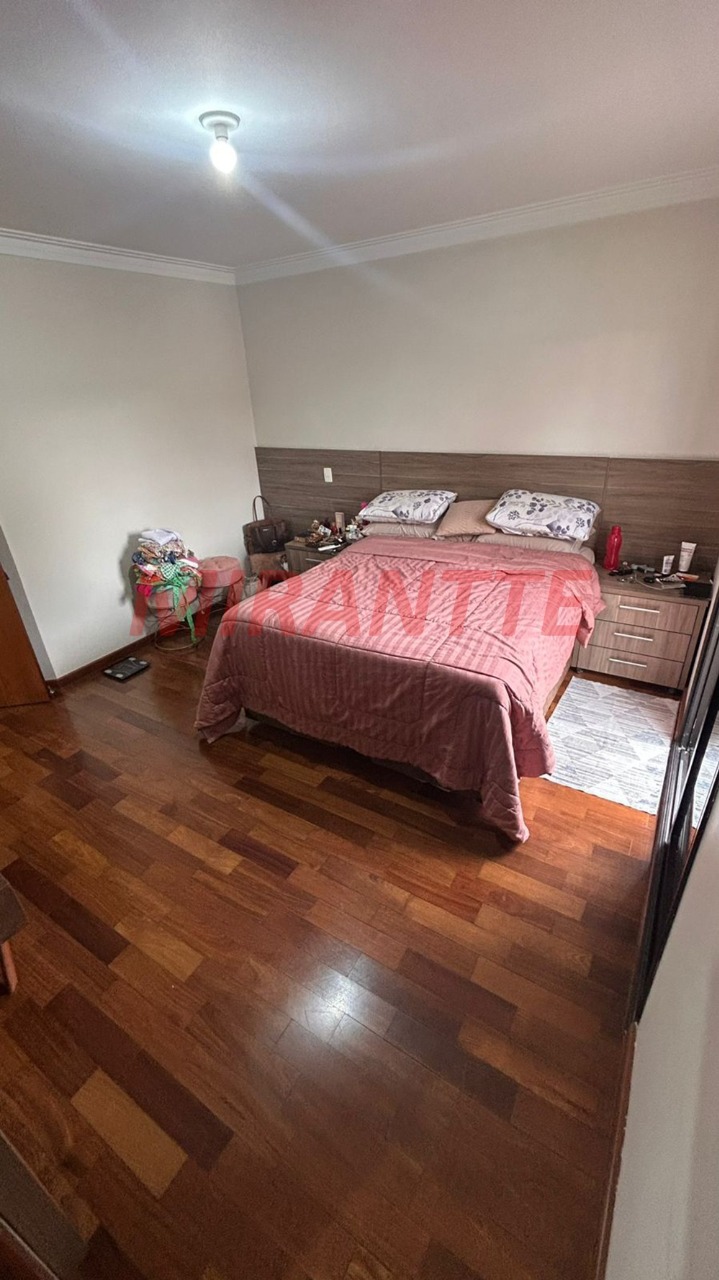 Sobrado de 238m² com 3 quartos em Santana