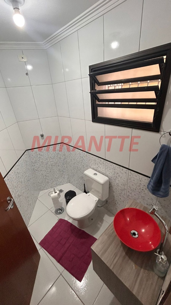 Sobrado de 238m² com 3 quartos em Santana