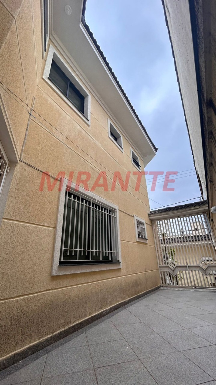 Sobrado de 238m² com 3 quartos em Santana
