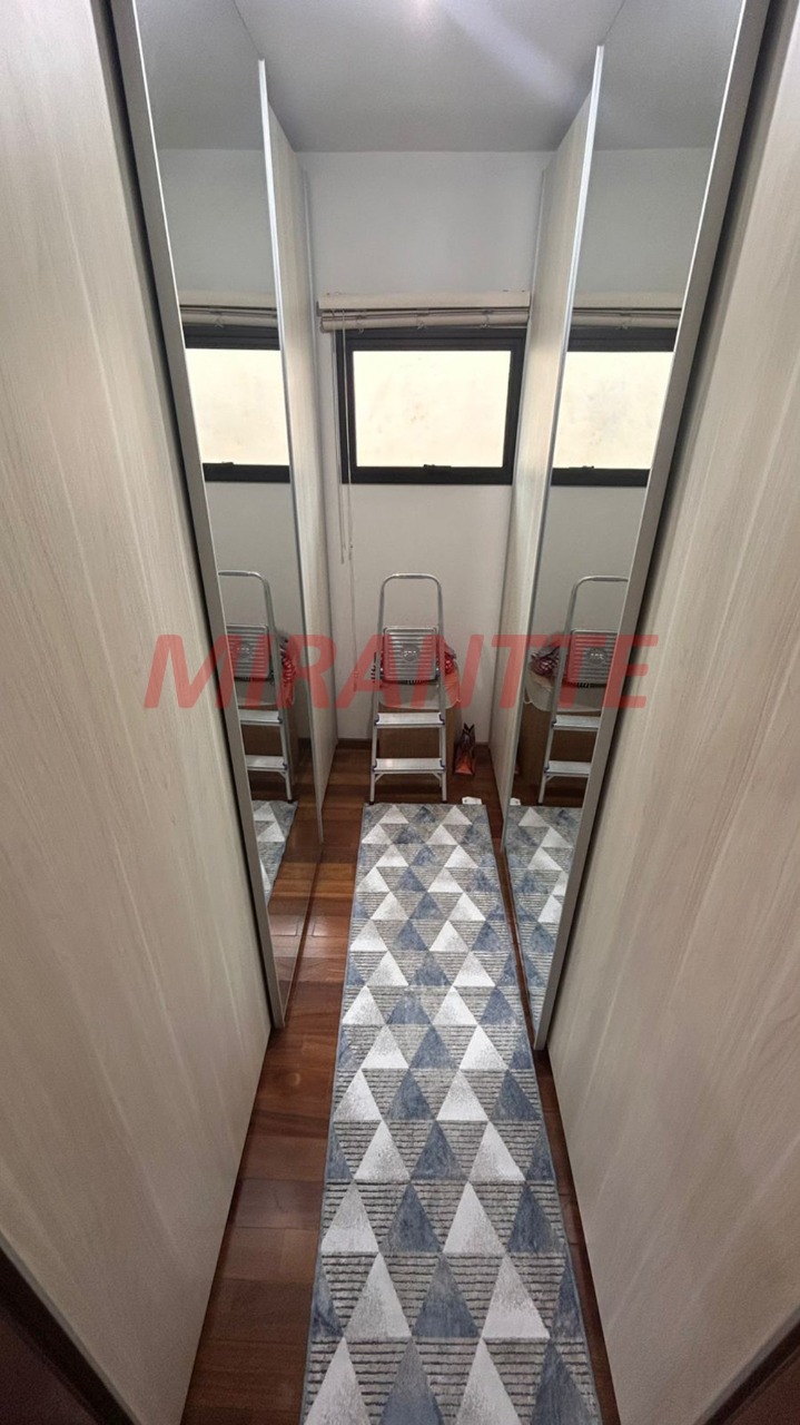 Sobrado de 238m² com 3 quartos em Santana