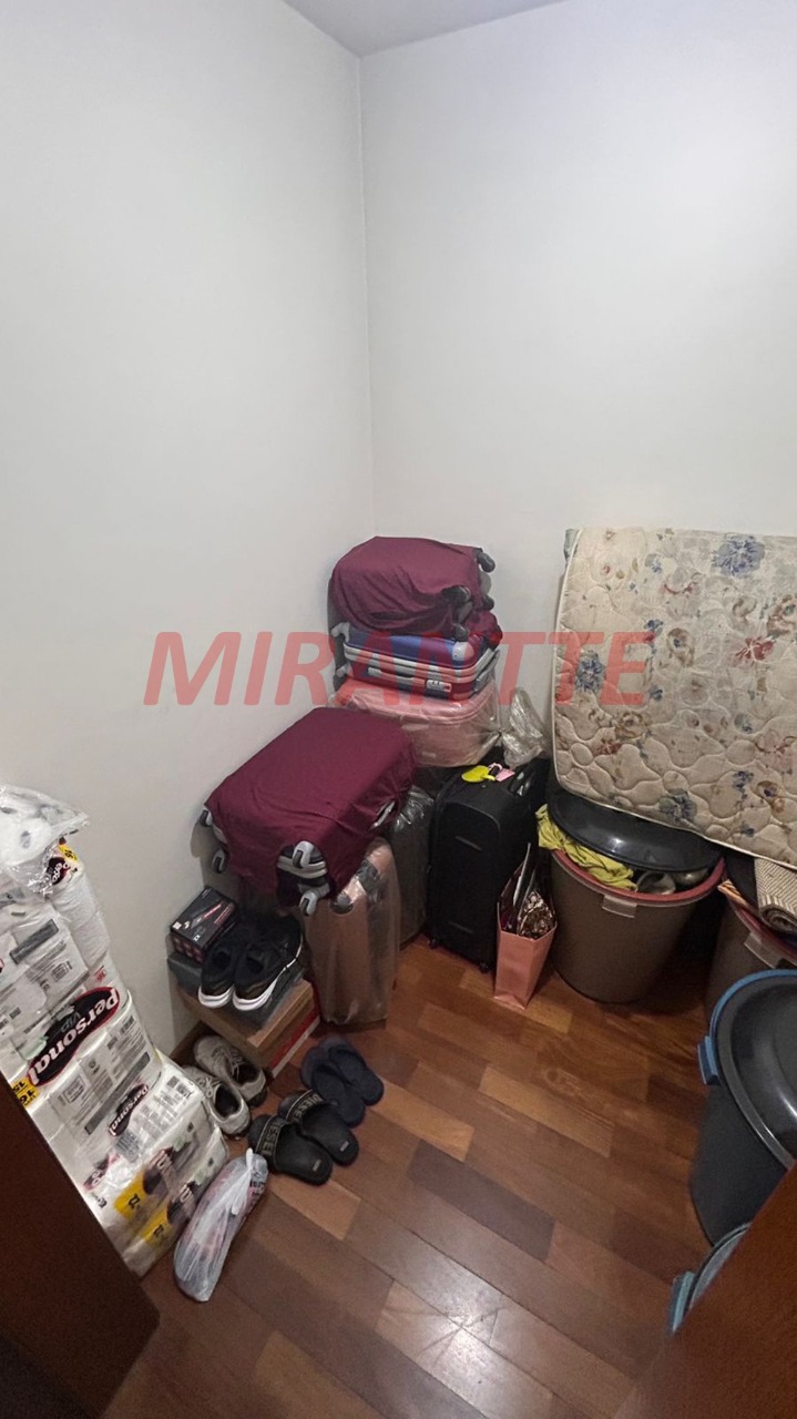 Sobrado de 238m² com 3 quartos em Santana