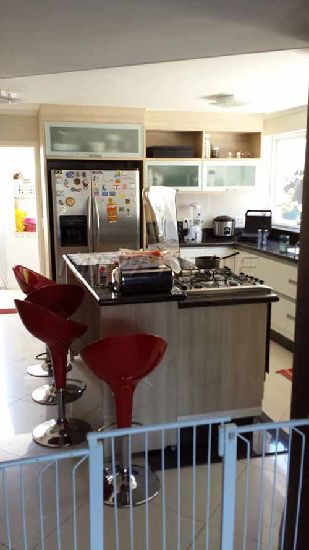 Sobrado de 424m² com 7 quartos em Cantareira