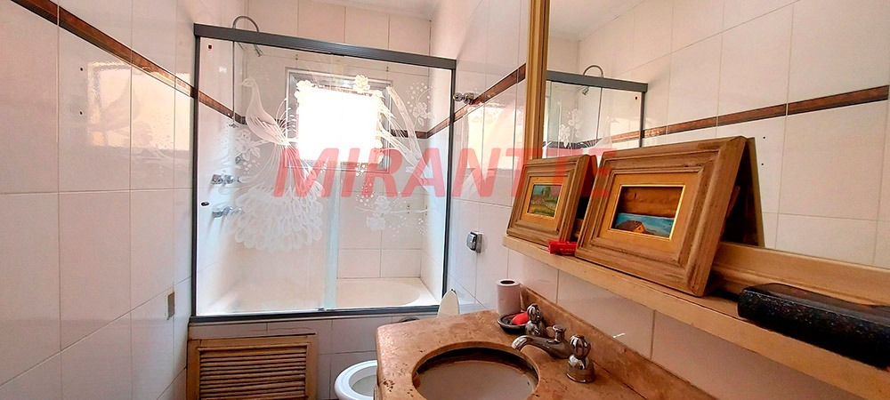 Sobrado de 207m² com 3 quartos em Parada Inglesa