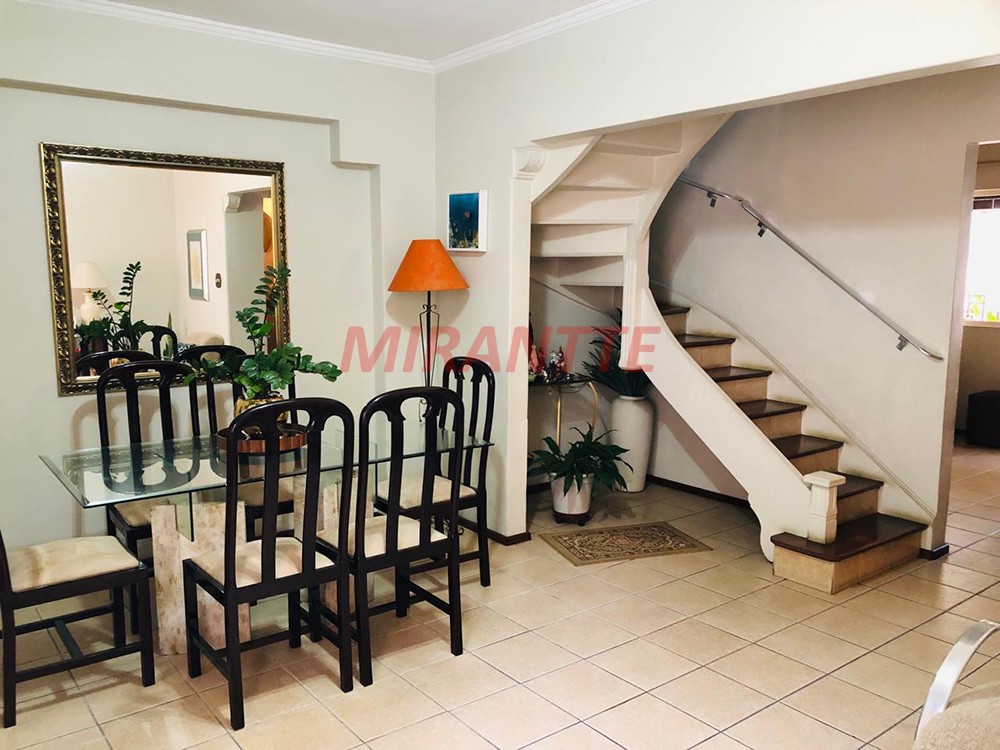 Sobrado de 255m² com 5 quartos em Santana
