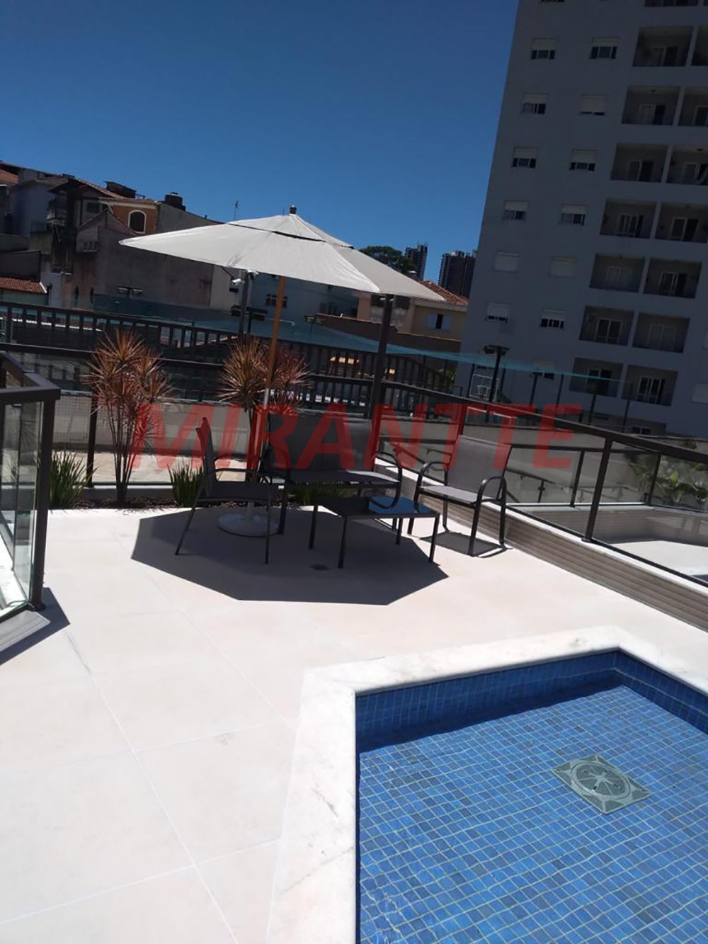 Apartamento de 160m² com 3 quartos em Água Fria